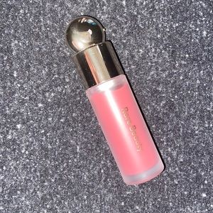 Rare beauty blush in grace